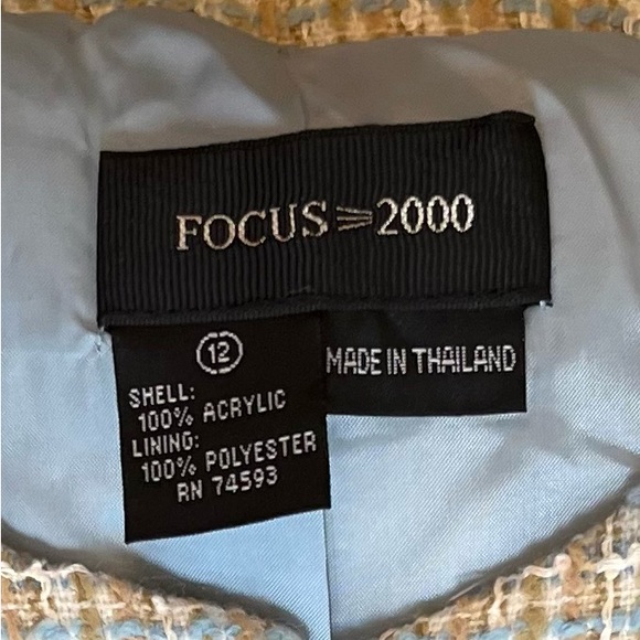 Vintage women’s plaid front-clasp blazer - Picture 4 of 4